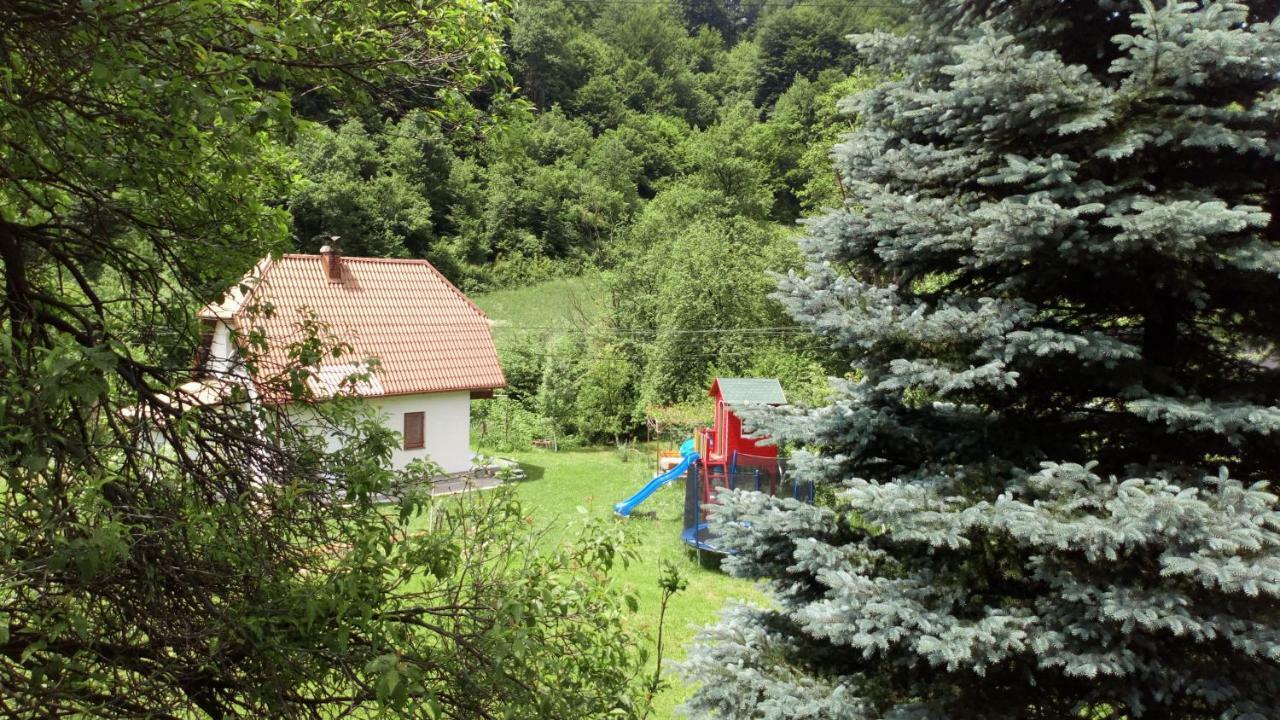 Cottage Forest Stream Високо Экстерьер фото